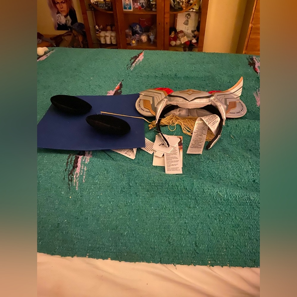 Three Piece NWT Disney Headbands With Star Wars pin